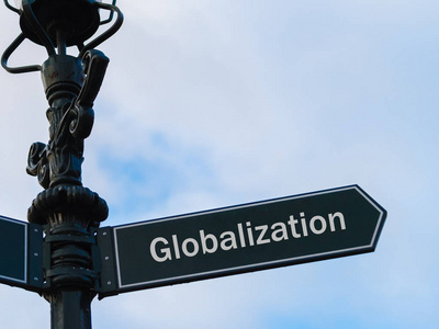 全球化对路标指示牌图片
