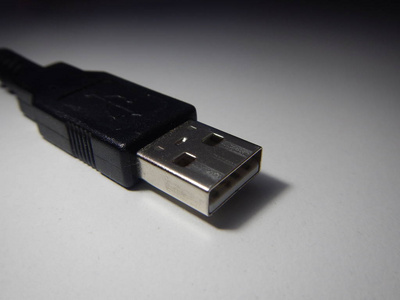 一种黑色的 usb 连接器的详细信息