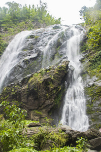 在泰国 klong lan 瀑布国家公园