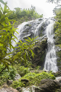 在泰国 klong lan 瀑布国家公园