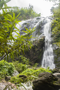 在泰国 klong lan 瀑布国家公园