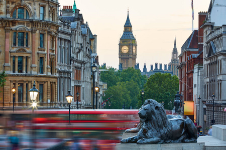 伦敦特拉法加广场狮子和大笨钟