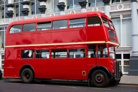 伦敦红色巴士传统的旧图片