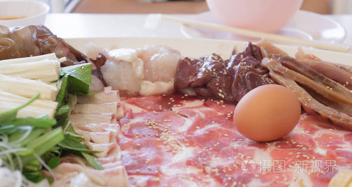 上一盘猪肉鸡蛋