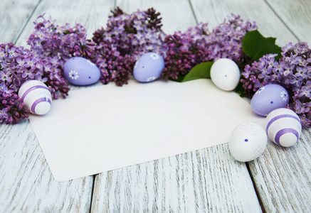 复活节贺卡与淡紫色的花