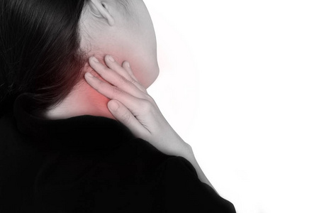 妇女有炎症和肿胀原因痛喉咙痛，在白色背景上孤立