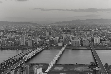 大阪市居住区与山背景