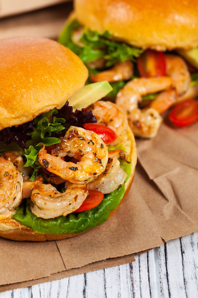 自制虾汉堡选择性的焦点