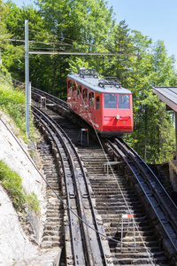 红绶火车在瑞士卢塞恩