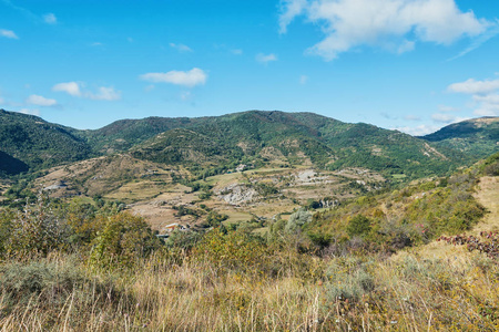 阿尔代什山的全景