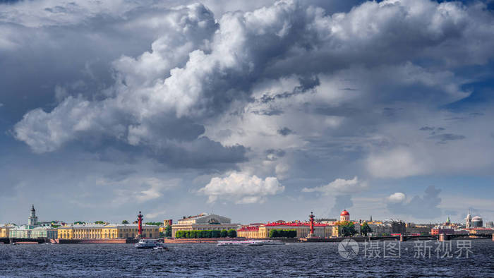 多云的天气在圣彼得堡,俄罗斯