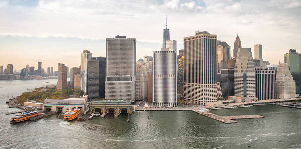 市中心曼哈顿的直升机视图