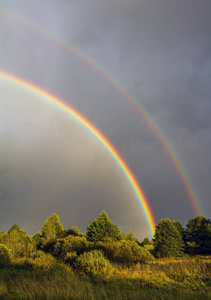 雨后的美丽彩虹