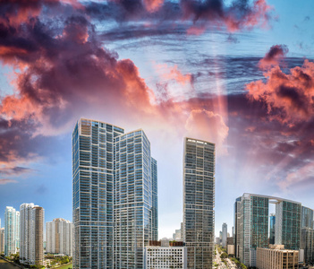 迈阿密和 Brickell 关键建筑，佛罗里达州观日出日落