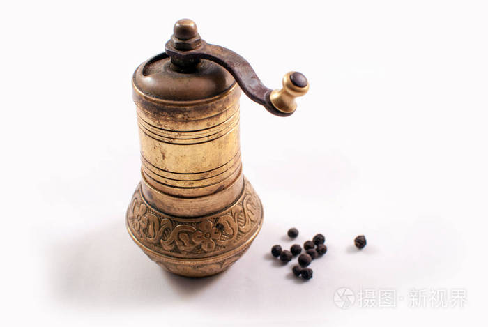 老式的土耳其胡椒磨