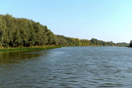 塞弗斯基多内茨河南部的东欧平原, 流经俄罗斯的贝尔戈罗德和罗斯托夫地区, 右支流的唐