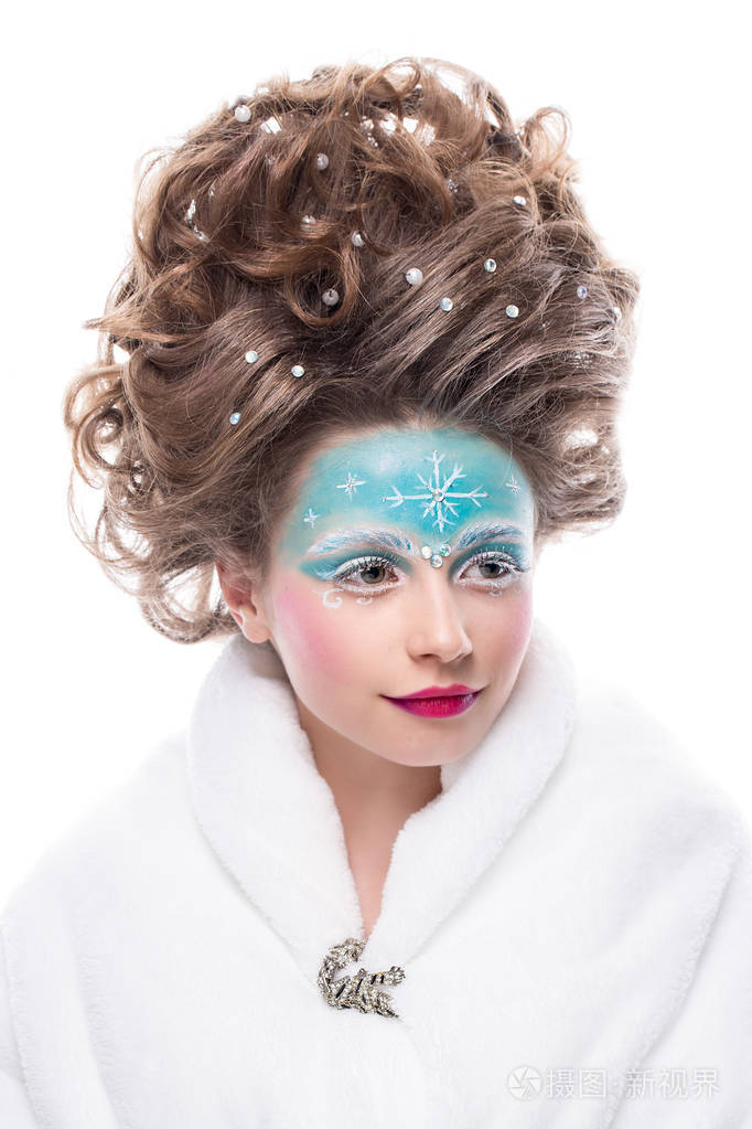 画脸的女人的肖像创意化妆和鲜明的风格