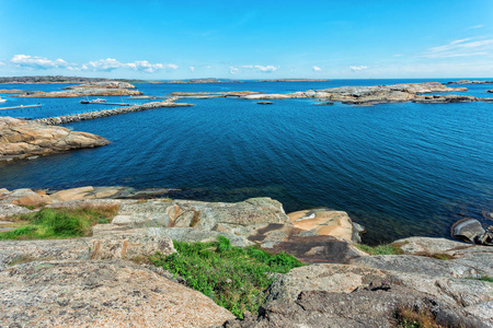 挪威景观带北段湖岩