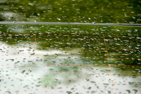 纹理背景。 雨滴。 在车辆的油漆上。 建筑物或车辆中涂漆的表面。