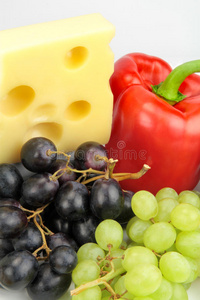 奶酪红辣椒和葡萄