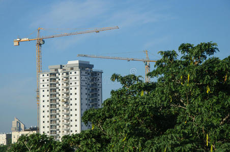 起重机和建筑施工