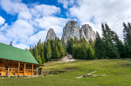 山间小屋