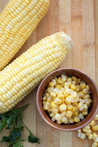 玉米罐头图片