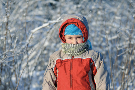 孩子冬冷图片