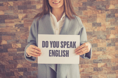 女性病人主诉做你讲英语的概念