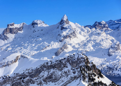 阿尔卑斯山，从山 Fronalpstock 在瑞士冬季视图