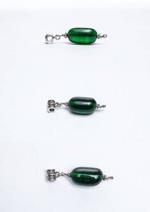 玻璃手工制作绿色的珠子