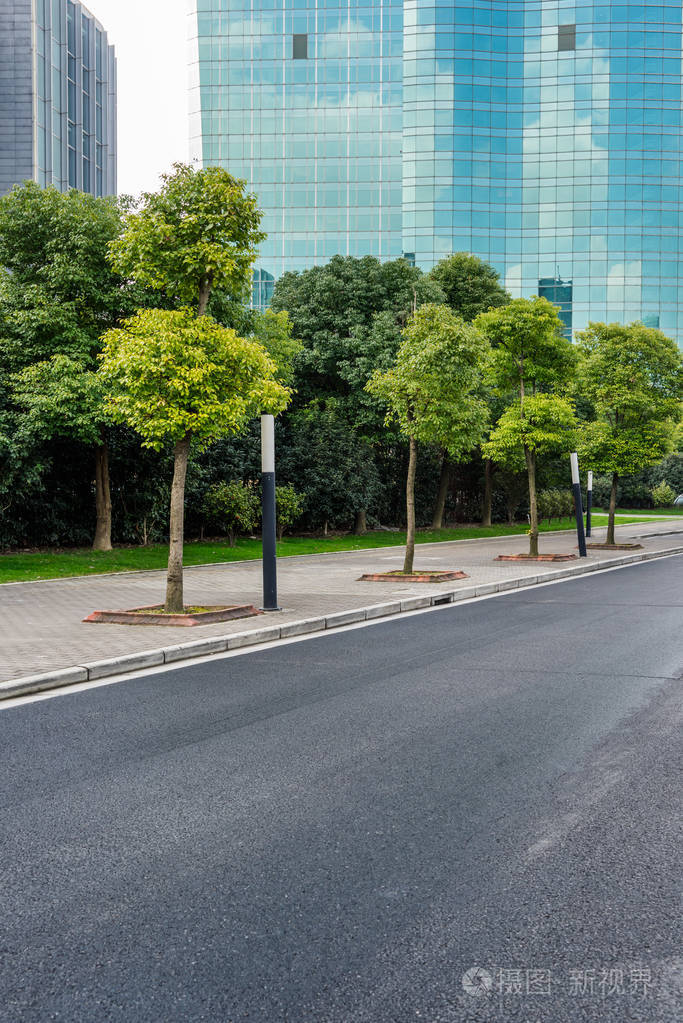城市交通道路与城市景观的背景