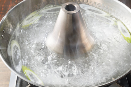 沸腾的开水图片