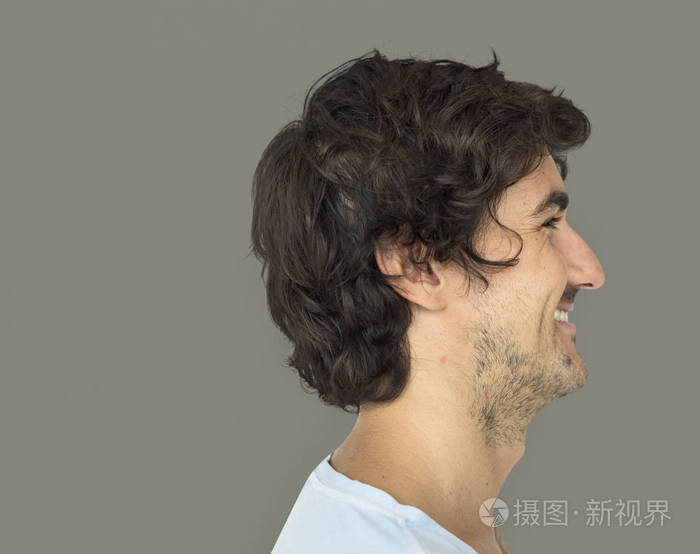 英俊的男人的侧脸