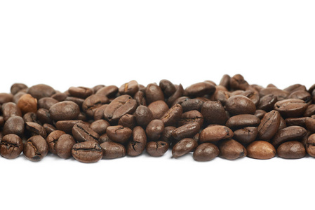 线的多个孤立的咖啡豆