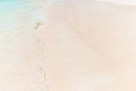 热带海滩海砂的天空和夏季的一天