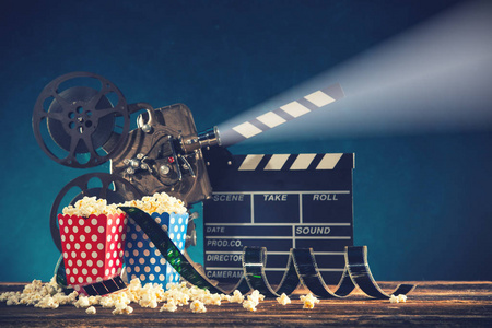 旧的风格电影放映机特写照片