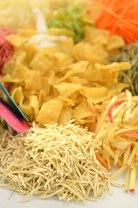 中国新年期间的一种特殊菜叫玉生或叶三