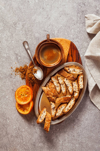 饼 cantuccini 意大利杏仁饼干或饼干与 co