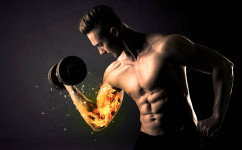 健美运动员起重重量与火灾爆炸的手臂概念