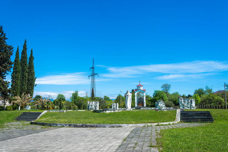 在 vi 中的阿布哈兹格鲁吉亚战争中阵亡士兵的纪念碑
