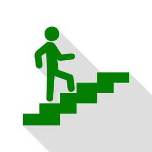 在楼梯上走的人。绿色图标，带平面样式阴影路径