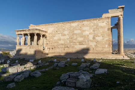 在神殿雅典卫城北侧古希腊庙宇柱的门廊