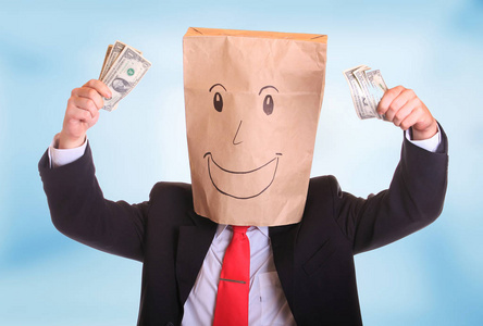 马化腾充钱搞笑图片