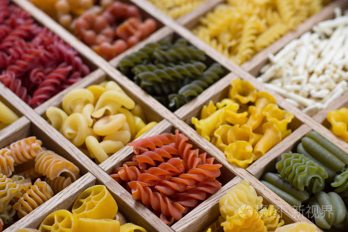 各种类型, 颜色和形状的意大利面食.干意大利面