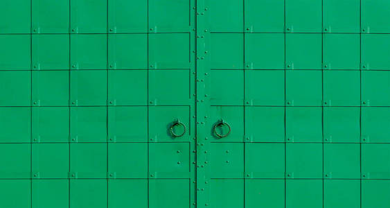 金属门漆成绿色