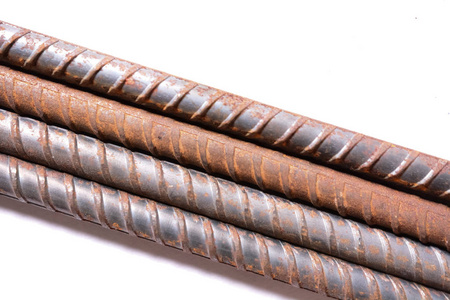 生锈的铁棒图片