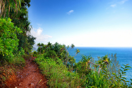 Na Pali 海岸沿线走卡拉劳步道