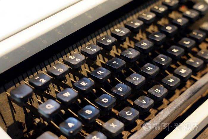 旧的老式打字机机