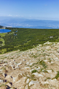 Bezbog 湖，皮林山全景